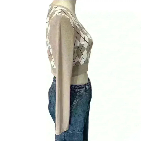 Juniors Shein Khaki Argyle Pattern Long Sleeve V Neck Cropped Top Size Small - Picture 3 of 10